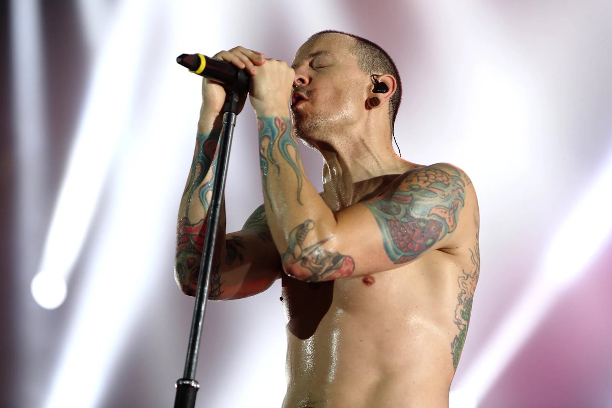 LPLive's tweet photo. Happy Birthday Chester! ❤️🎉 https://t.co/60k6yfZo8V