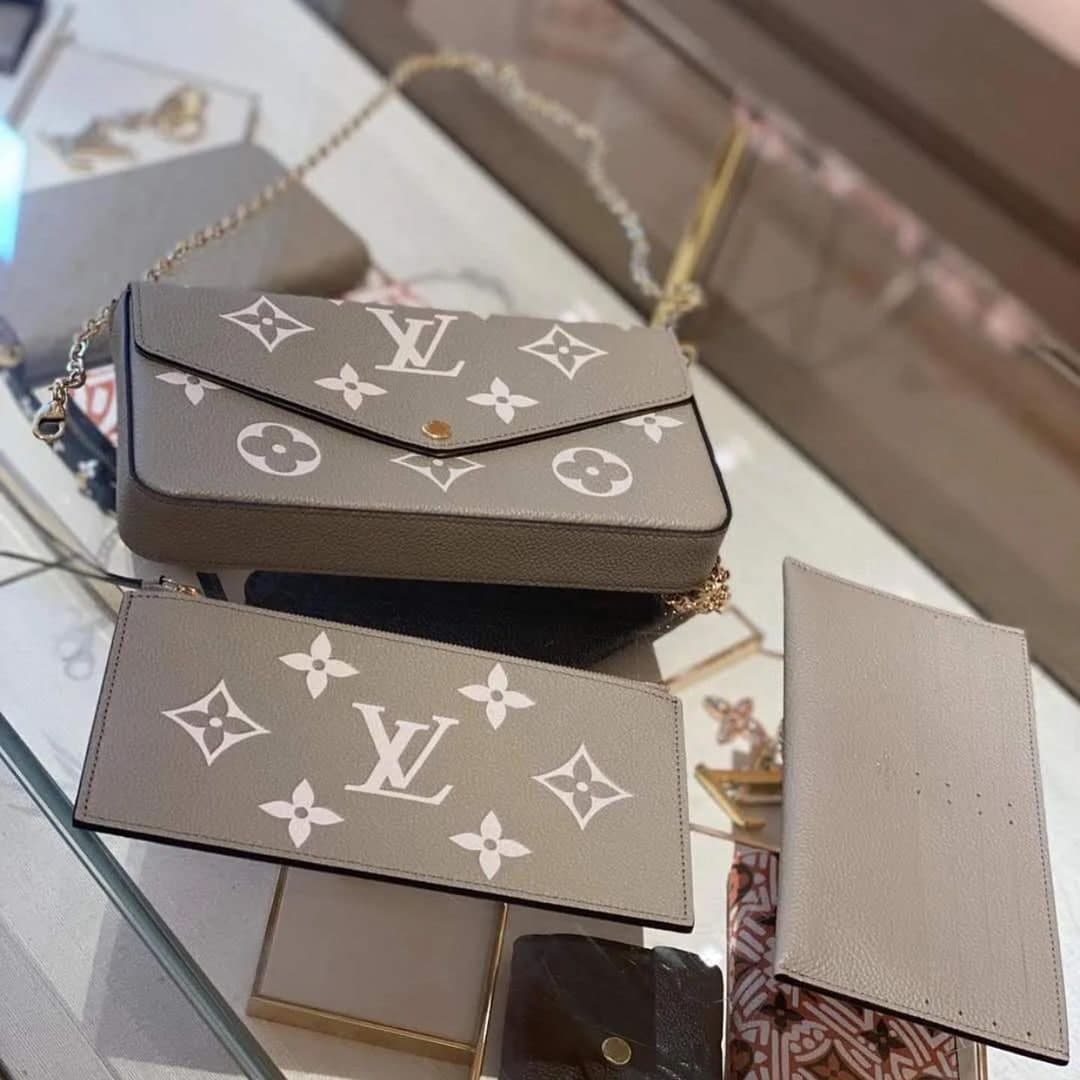 Laceyyy93's tweet photo. Welcome my new partner❤️❤️❤️
(The more money you spend, the more money you make😘)

#louisvuitton #louisvuittonbag #louisvuittonaddict #louisvuittonhandbag
#luxury #luxurylifestyle #luxurylife #luxurygirl #luxurygoods https://t.co/XnSwofHMi2