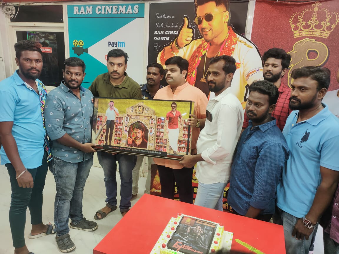 TvlSFC's tweet photo. #EtharkkumThunindhavan Success Celebration @RamCinemas . We presented a Memento, Cake 🍰 cutting and helping with the installing of #KavalanSos App during interval. 
#ET running with packed house.

@Suriya_offl 
@pandiraj_dir 
@rajsekarpandian 
@SuriyaFansClub 
@SuriyaFansTeam https://t.co/2swXrJJYNY
