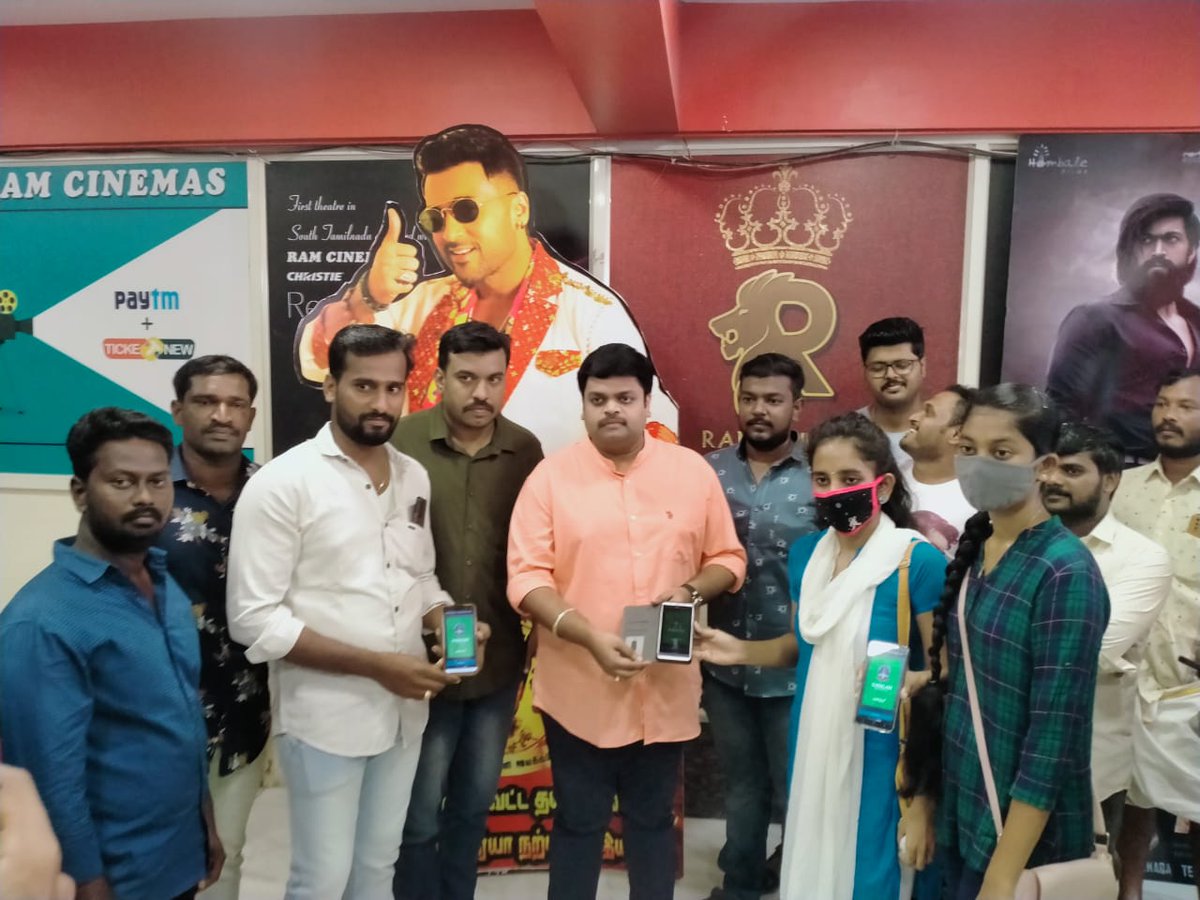 TvlSFC's tweet photo. #EtharkkumThunindhavan Success Celebration @RamCinemas . We presented a Memento, Cake 🍰 cutting and helping with the installing of #KavalanSos App during interval. 
#ET running with packed house.

@Suriya_offl 
@pandiraj_dir 
@rajsekarpandian 
@SuriyaFansClub 
@SuriyaFansTeam https://t.co/2swXrJJYNY