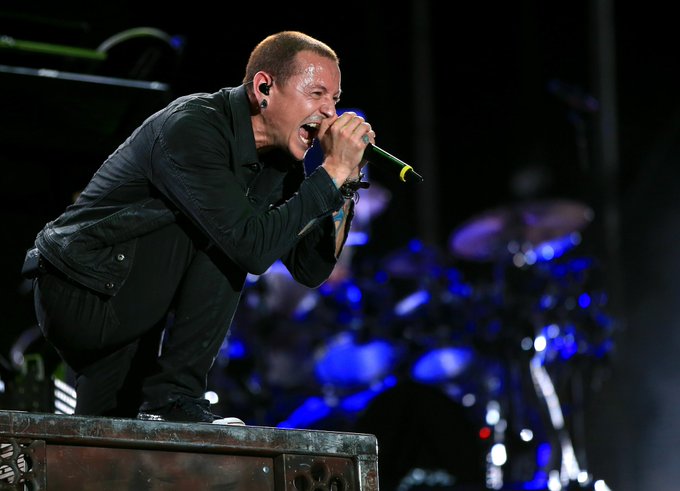 Happy birthday to one of the best vocalists to ever walk the planet, Chester Bennington. 