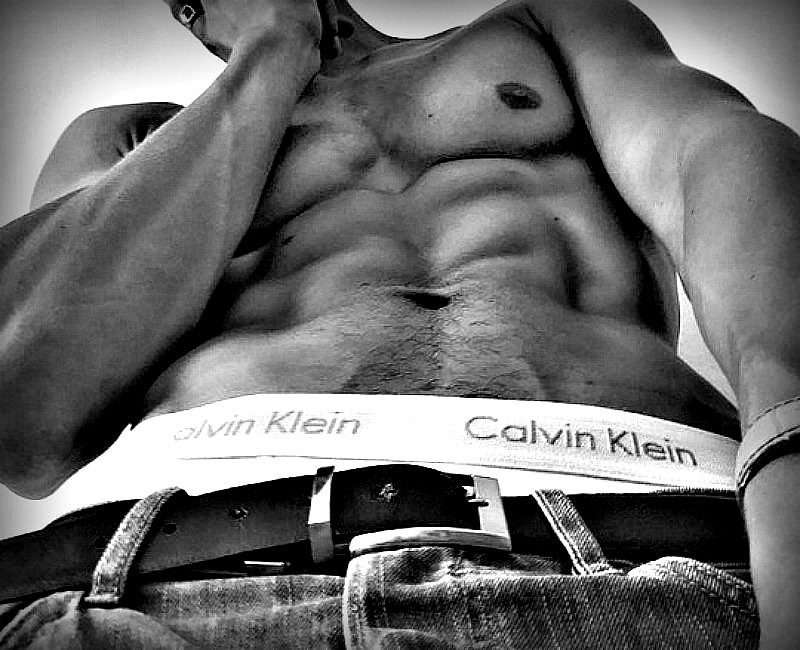 Finely modelled…
#MyCalvins #AbsAndPecs #HotNipples