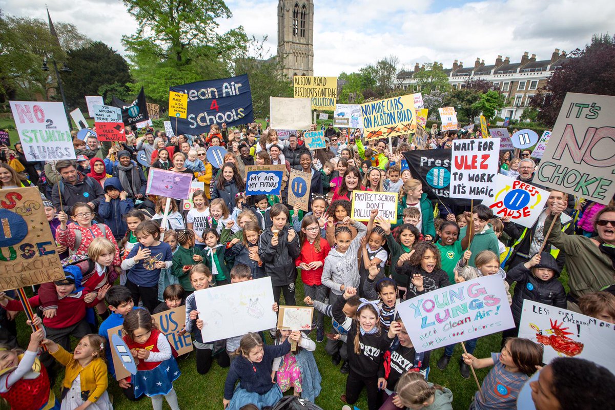 Breathe_London's tweet photo. "The path to lasting change is paved with the actions of passionate community members harnessing air quality data to effect change in the spaces where they live, breathe, work & play."
Read our new blog post to learn about William Patten Primary's story: https://t.co/Ka0QfpjmhD https://t.co/hTUY6f3c9x