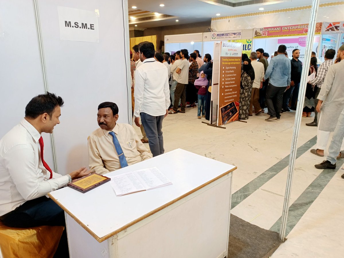 msmeforumindia's tweet photo. Dr. N. Manoharan with Prof Fahim Sahab At Business Expo At Masab Tank on Sunday https://t.co/YefoLJOSmV