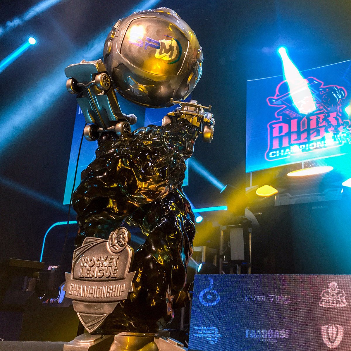 Souls_SL's tweet photo. Félicitations à la @spmcorp qui remporte cette édition des RLSL !

Merci à toutes les équipes pour cette soirée incroyable, finalité de 15 semaines de compétition !

Liens partenaires en bio https://t.co/IDJQFAAJtF