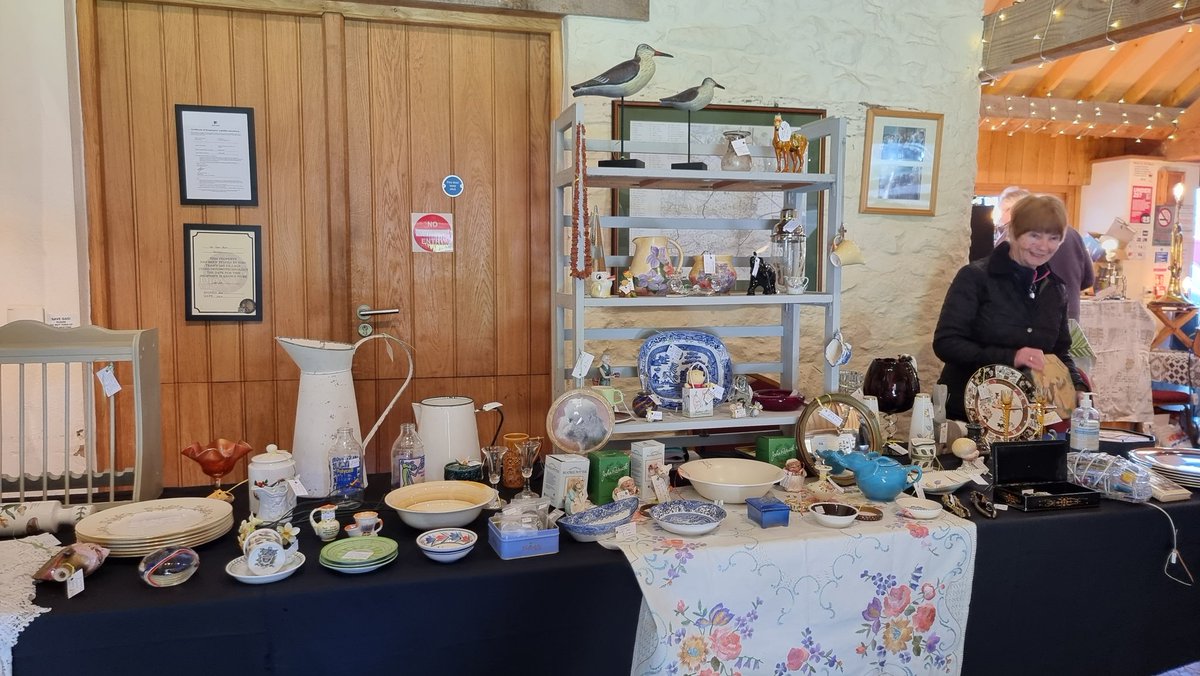 DunsterOrgUk's tweet photo. Beautiful day for the Antiques Fair in the Tithe Barn in Dunster, open until 4pm!
#Dunster #DunsterVillage #dunstertithebarn #tithebarn #antiquesfair https://t.co/ZARE5bRvHl