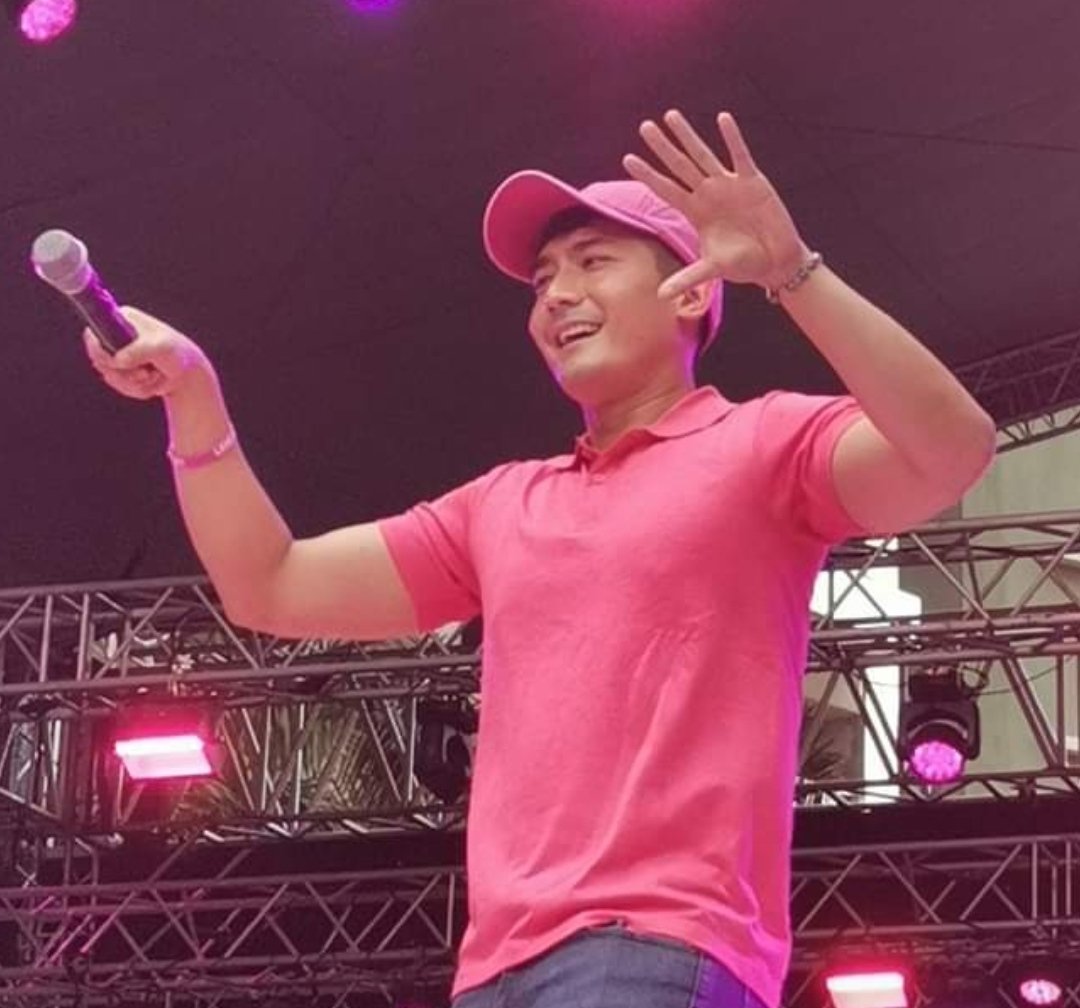 AlteredStatePH's tweet image. Sooo... uhhh... ngayon ko lang nalaman kung sino sya... he's hot 😍

ctto