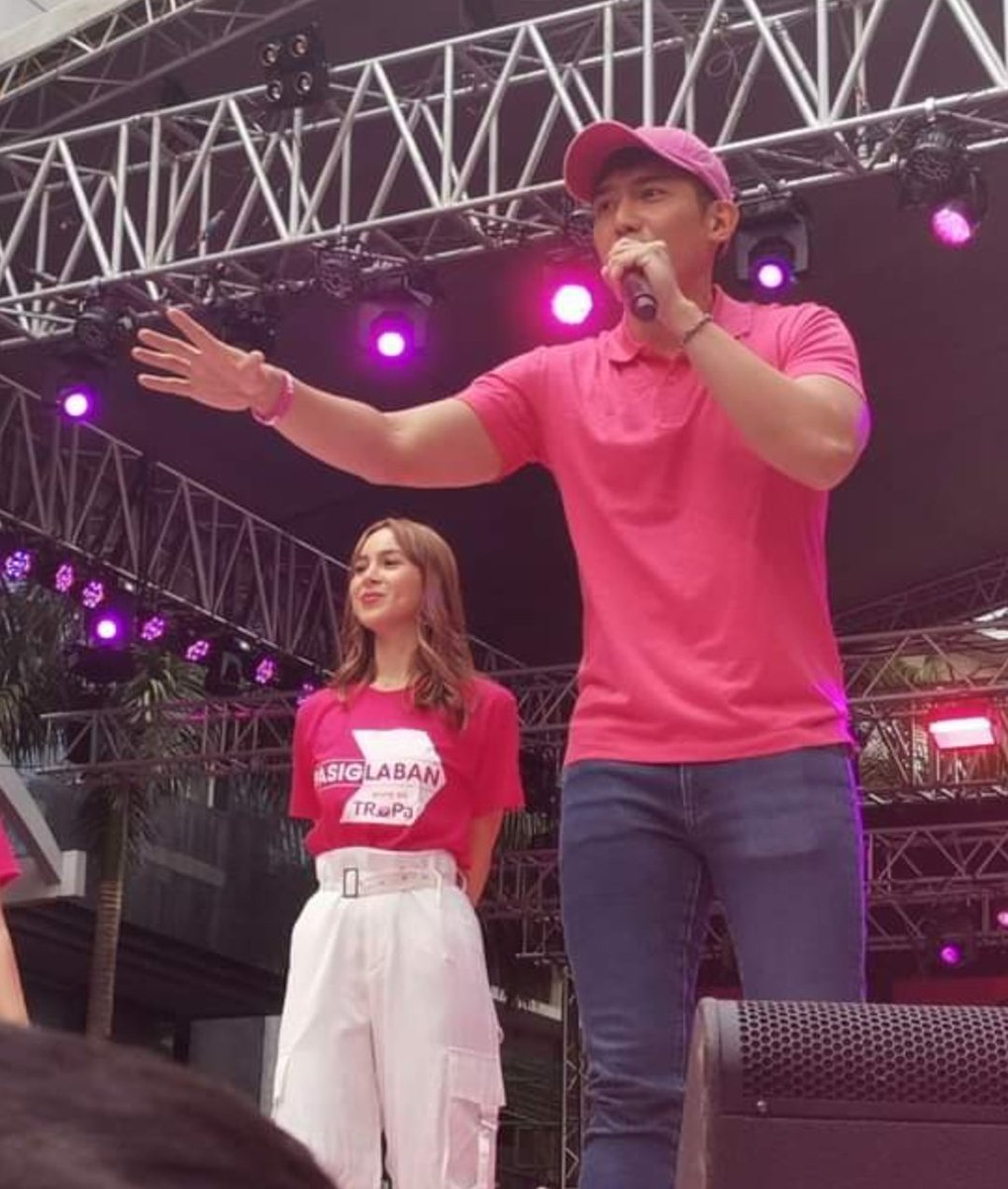 AlteredStatePH's tweet image. Sooo... uhhh... ngayon ko lang nalaman kung sino sya... he's hot 😍

ctto