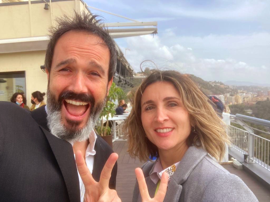 lportaceli's tweet photo. A punto de tumbarme en el diván del Dr. Juan Luís Lazcano #CameraCafe #NachoRubio @festivalmalaga https://t.co/gadRZ7BhQU