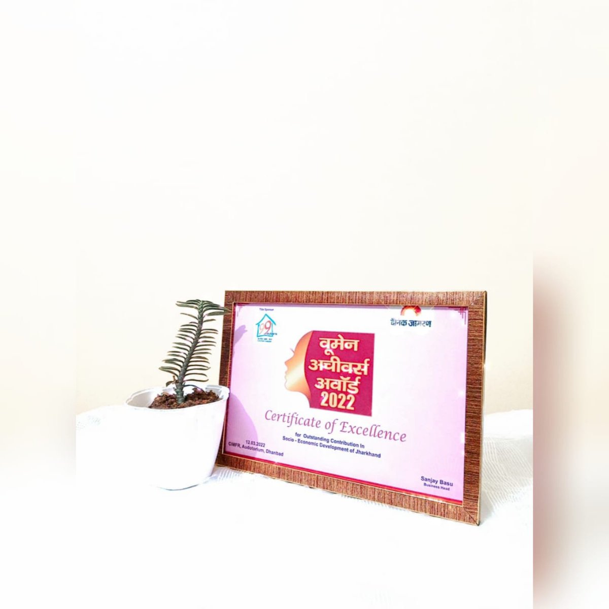 author_komal_vr's tweet photo. "Thank you so much Dainik Jagran for confermenting me with the #womenachievers_award2022!"

#poet #author #writer #storyteller #dreamer #Screenwriter #bestsellingauthor #Bestseller #komalverma
#Life_beyond_love
#Self_motivational_quotes
#Soulful_Journey
#Main_Koun..?
#Be_yourself https://t.co/jepxAFiqN7