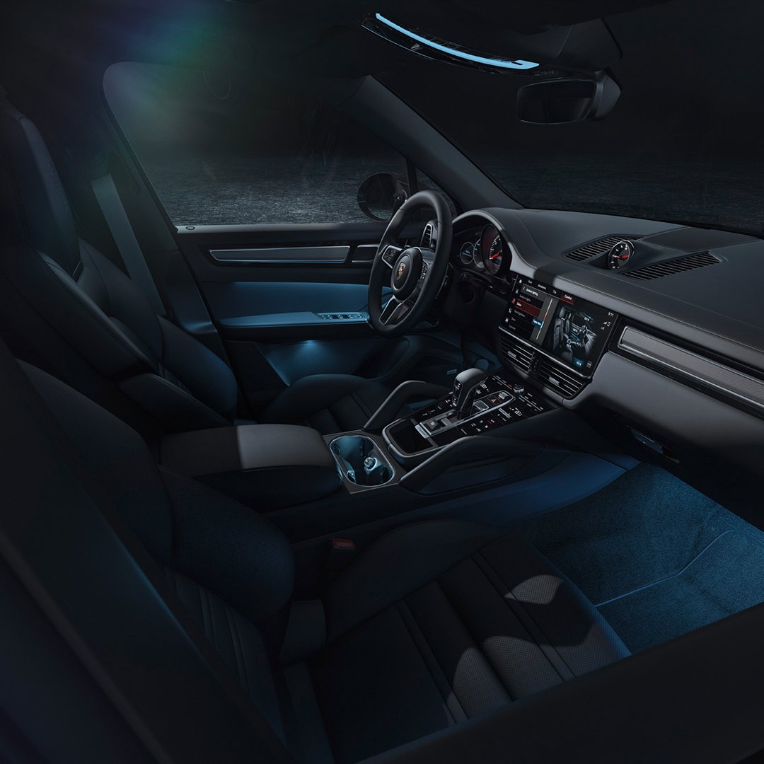 Følg os beholder Efterligning Porsche India Twitterren: "Lights-inside out. Be mesmerized on the inside  of the Cayenne Platinum Edition with the ambient lighting while the Porsche  Dynamic Light System guides you in the darkest of nights