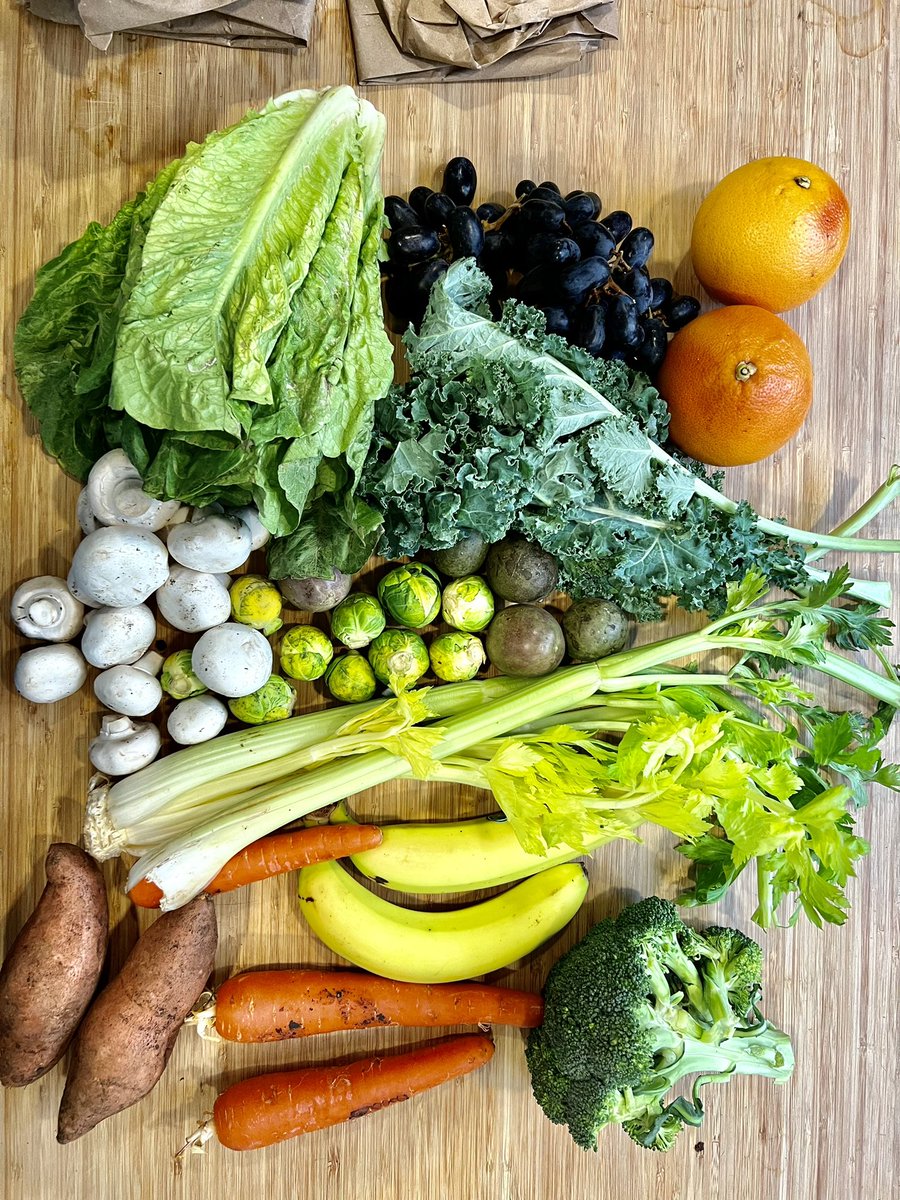 itsliamcollens's tweet photo. All this was 61 dhs again from @EroeGoMENA. I do soak the leafy stuff in a vinegar water solution for ten mins just to get the dirt off. Still, pretty impressed with all this each time. My favourite is the passion fruit without a doubt. 
#Dubai #vegetables #vegetarian https://t.co/NbPCRO0oed