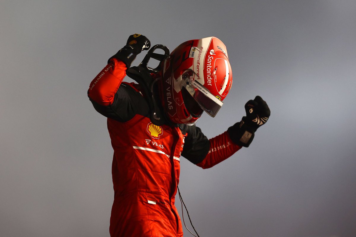 BaldeaRoberto's tweet photo. Ferrari winning in Bahrain, beautiful โค๏ธ #ForzaFerrari #forzaseb #charlesleclerc https://t.co/iNmCBvqA06