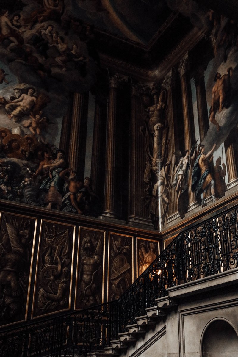 Eyesofgod__'s tweet photo. Hampton Court Palace. https://t.co/9U7vLWdPuR