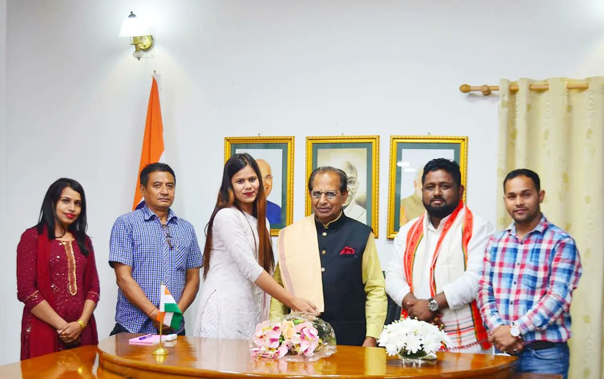 chumoukedima's tweet photo. Had a very fruitful meeting with @jagdishmukhi Ji, Hon'ble Governor of Nagaland and Assam at Raj Bhavan. The purpose of the scheduled meeting was to share our sheer grievances on our Mandir construction.

 @narendramodi @AmitShah @rashtrapatibhvn @RajBhavanKohima @pm_ghosh https://t.co/cRGBapa1xF