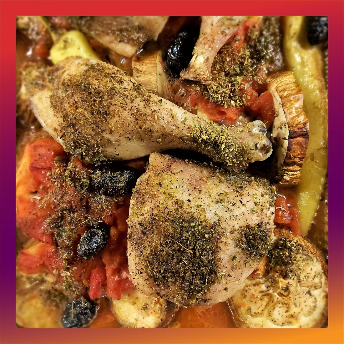 Some days we rise, some days we rest, and when we do, we enjoy delicious homemade food! 😉
Slow-roasted chicken with red onions, tomatoes, aubergines, olives and a generous handful of our Greek Wild #Oregano from Mikani.

#Homemade #ComfortFood #Mahbir