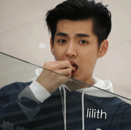 Baran__18's tweet photo. @Kyungsoo_fafa @weareoneEXO بگو زندگی خودمه😂😐 https://t.co/ssbxqOT7GV