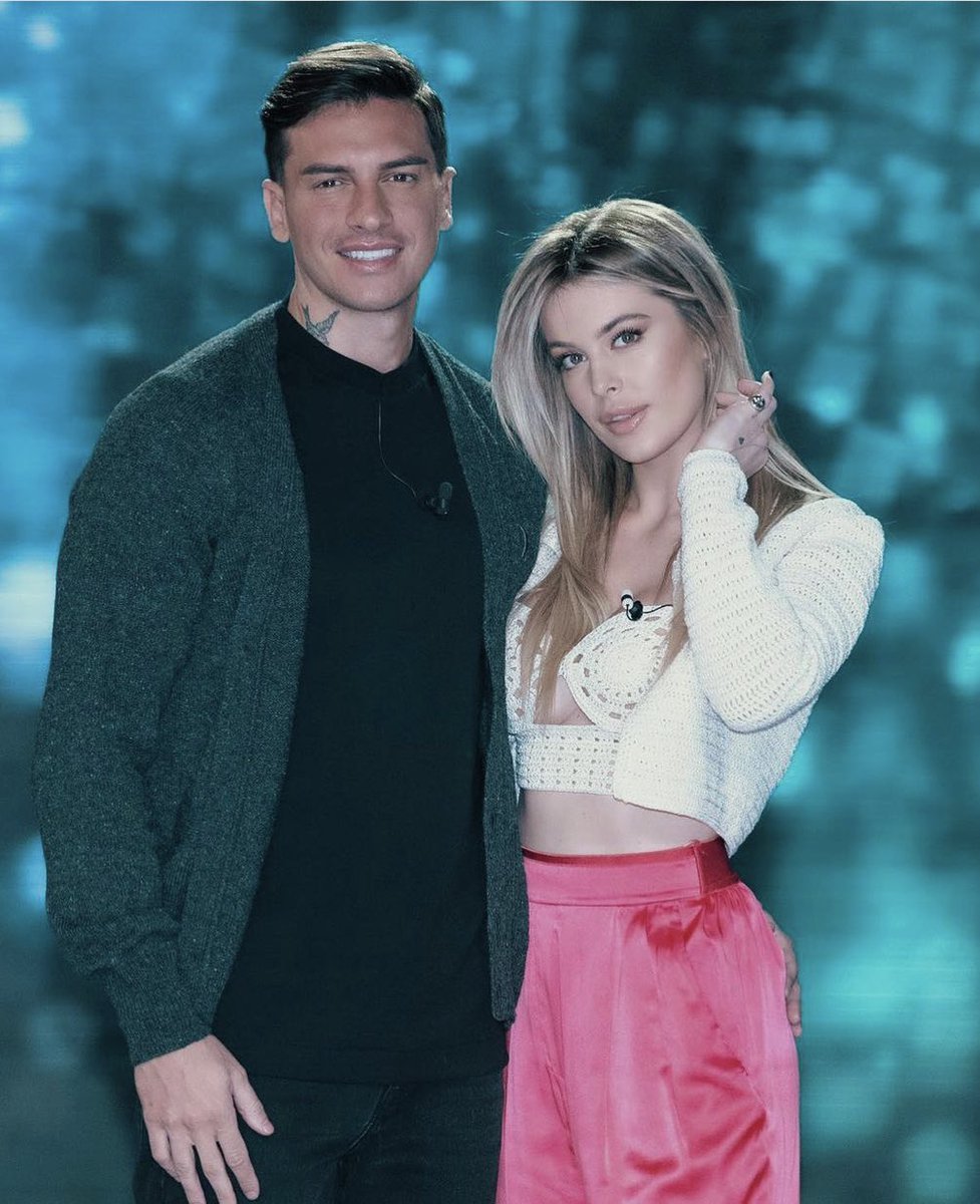 MartinaManfre14's tweet photo. P A Z Z E S C H I 🔥🔥🔥 
#basciagoni #basciagoniverissimo #basciagonixverissimo https://t.co/tSOQsKtx3s