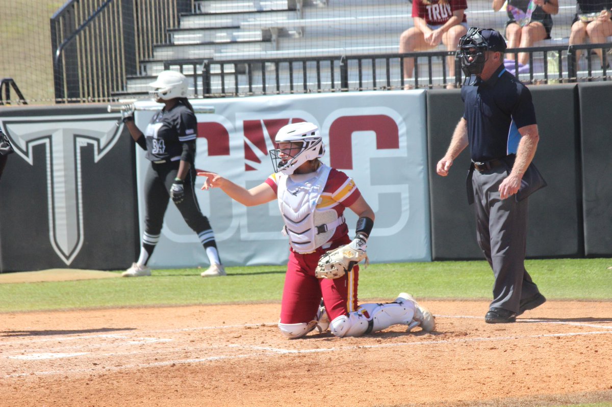 ULM_Softball's tweet photo. E2 |  Troy not being thrown out all year 🤝 caught stealing on @MBlount74  
Score remains through the 2nd 

ULM: 0 
Troy: 0 

#TalonsOut | #SHIP | #SunBeltSB https://t.co/6msRFfjJ77