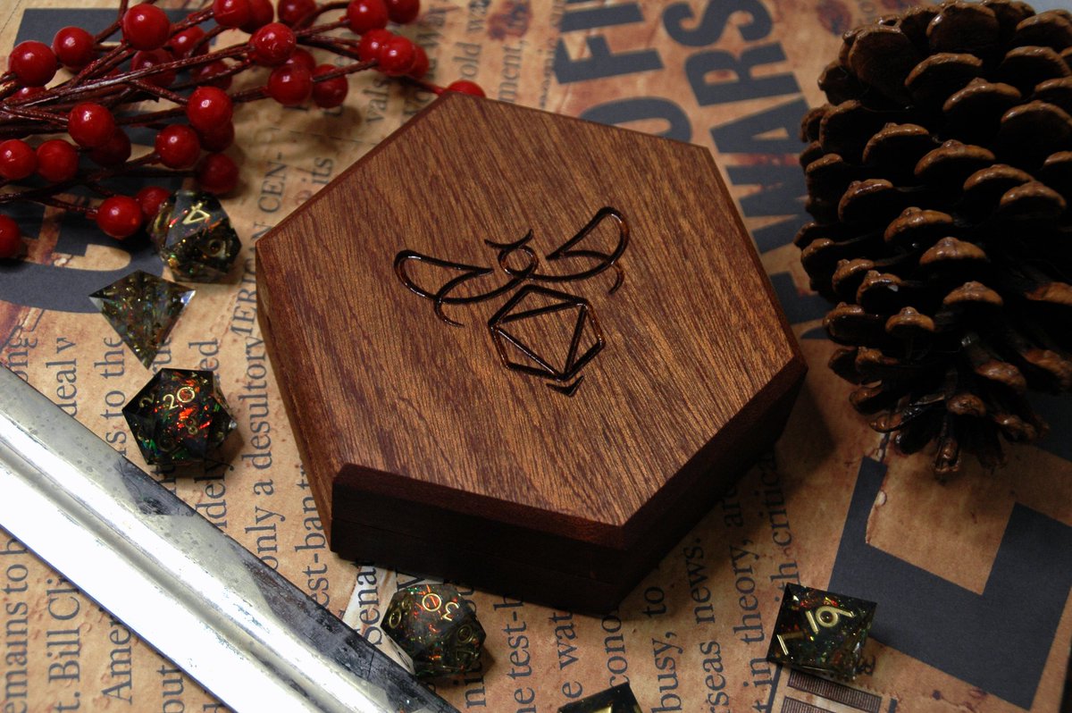 StingandSaw's tweet photo. Alright, the last question ended up with *almost* a 3 way split, so let's try again with the two more popular options.
(The final prize is going to be something that includes the winner from each of these q's)

#giveaway question # 2

Comment
🌰 for Black Walnut
🌳 for Sapele https://t.co/UIvgz8xGhF