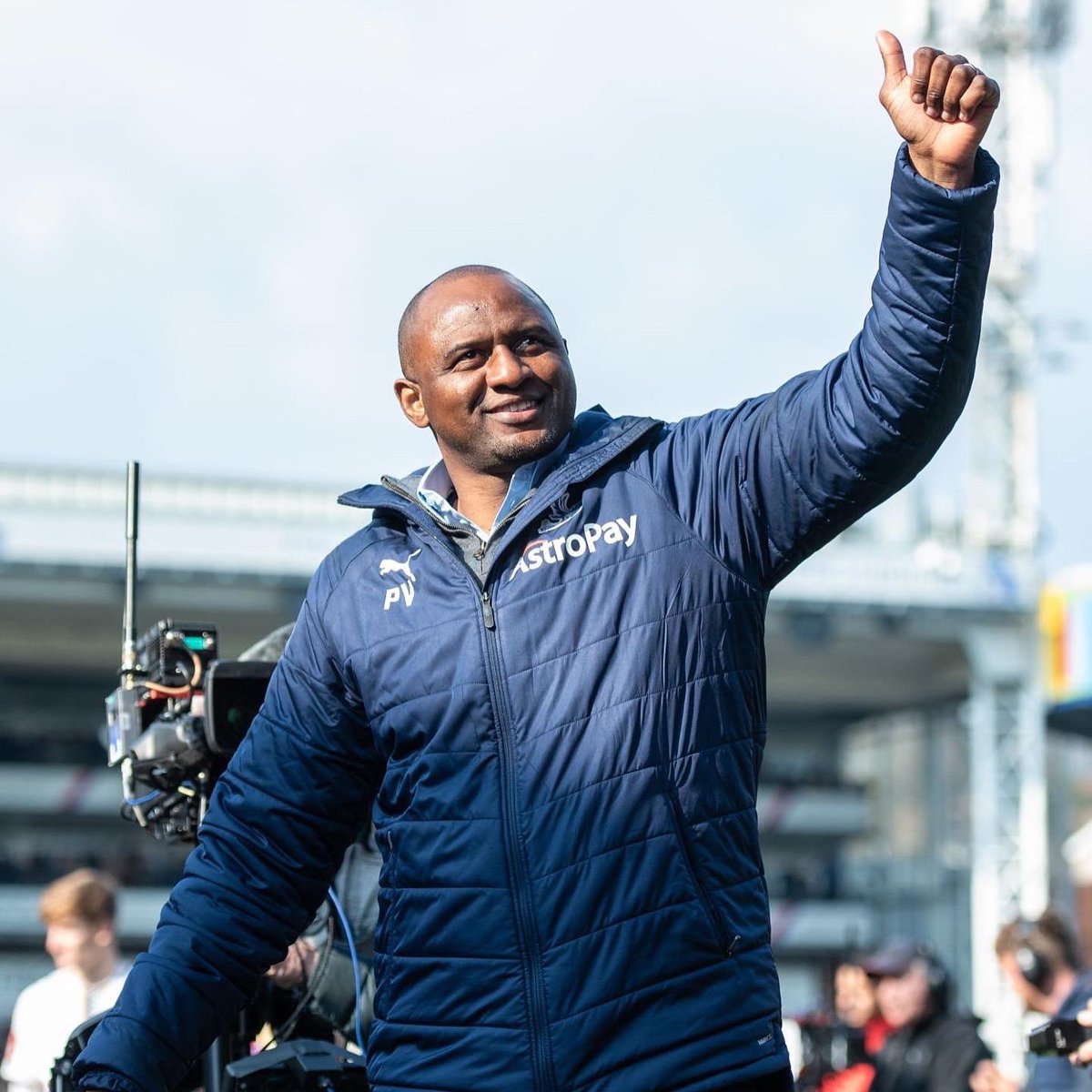 OfficialVieira's tweet photo. Very proud of the team's result today, a superb game from everyone. Huge thanks to our fans for the incredible support, as always 💙❤️ "Let's finish what we started"... we are going to Wembley !!! #CPFC 🦅 https://t.co/h3N7yFP0tm