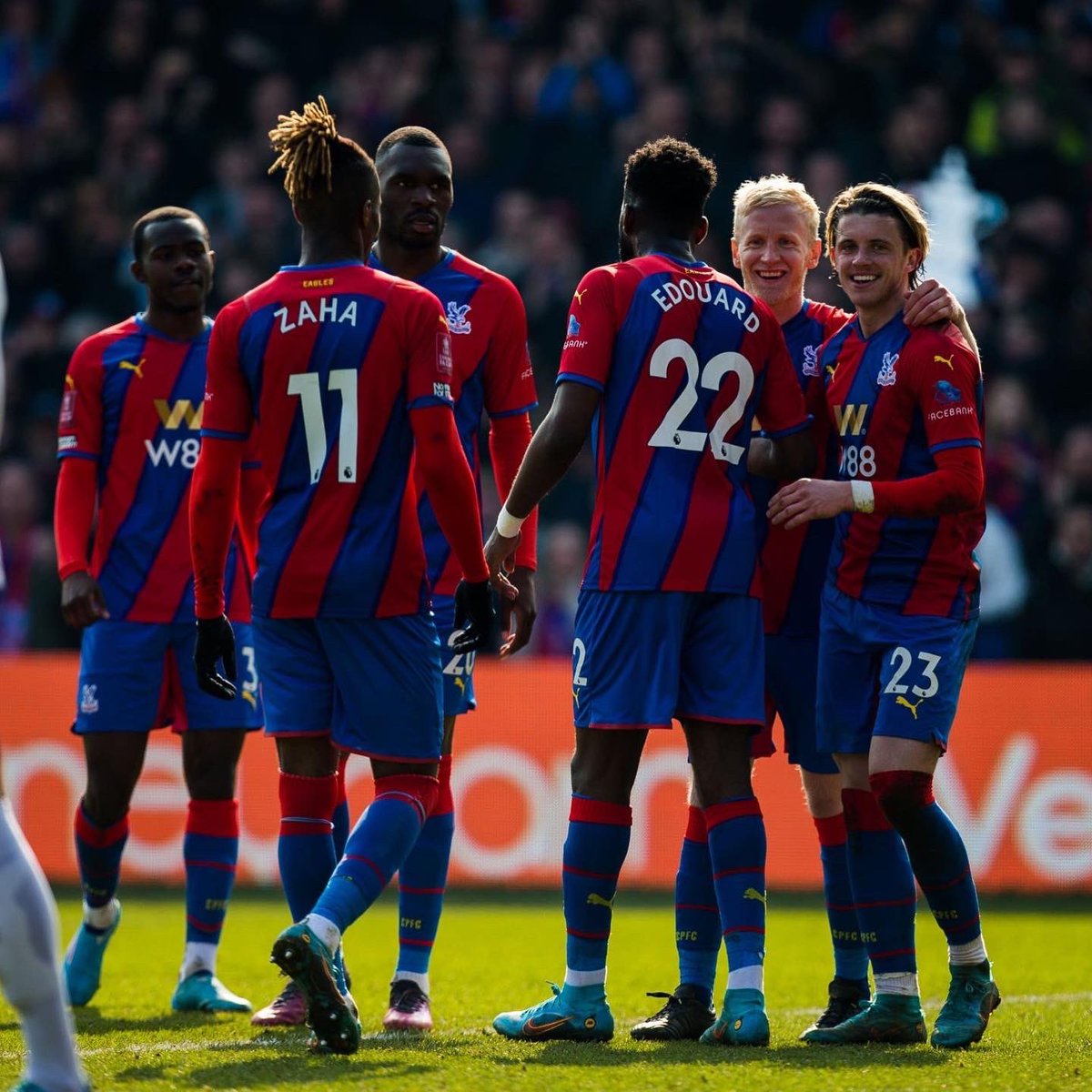OfficialVieira's tweet photo. Very proud of the team's result today, a superb game from everyone. Huge thanks to our fans for the incredible support, as always 💙❤️ "Let's finish what we started"... we are going to Wembley !!! #CPFC 🦅 https://t.co/h3N7yFP0tm