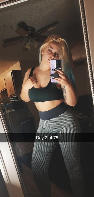 Consuming a gallon of water a day has been the hardest part of this 😂 #75hard https://t.co/2kgmTFAGZ<a href="/tag/75hard"class="tags"><span>#75hard</span></a>