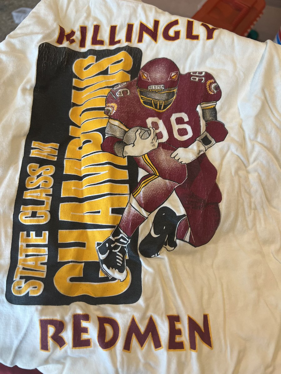 edlon89's tweet photo. @CoachChadNeal @BenDesaulnier_ cleaning some stuff out, might have found something to bartend in on Thursday. https://t.co/NXQWBTsWaE