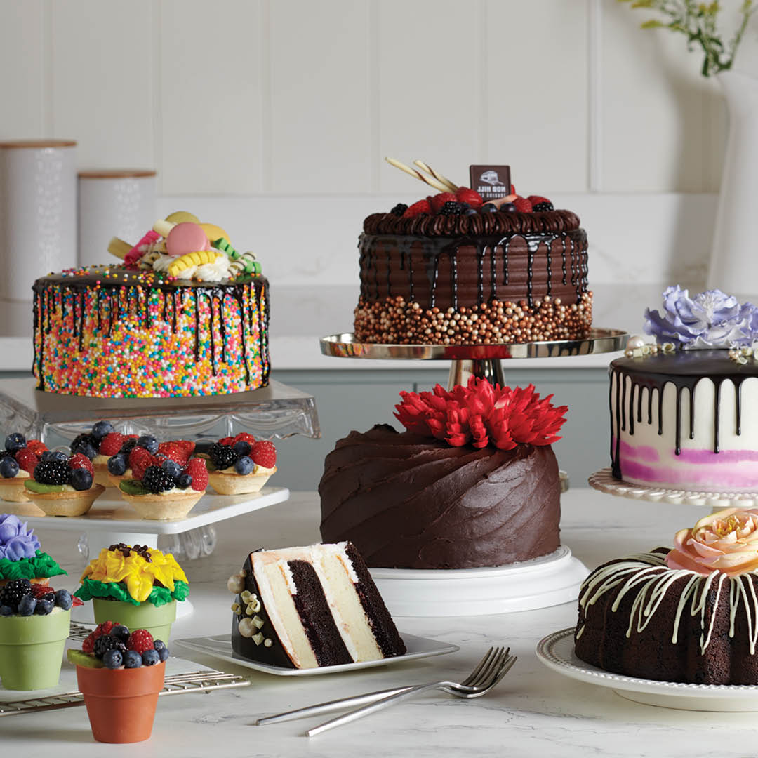 We're already dreaming about all the fresh Spring produce coming our way, from artichokes and apricots to strawberries and salad greens.

And we're excited about our bakery's new line of Spring cakes, including cute chocolate flowerpot cupcakes and a delicious lemon bundt cake!