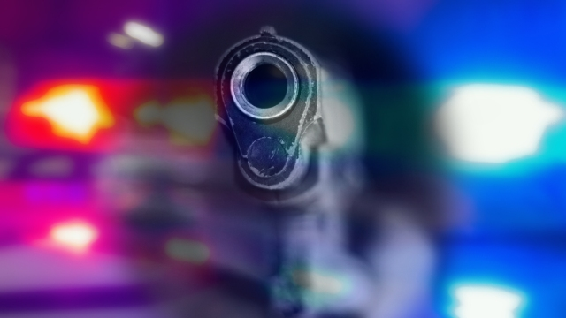 #BREAKING: <a href="/WHBF/">Our QC News on Local 4 WHBF</a> has been informed of a standoff involving an armed subject that happened late Sunday morning near <a href="/NorthparkMallIA/">Northpark Mall IA</a>. Police believe the incident started in #Moline and continued in #DavenportIA. They advise people to avoid Kimberly Road, if possible. #Iowa