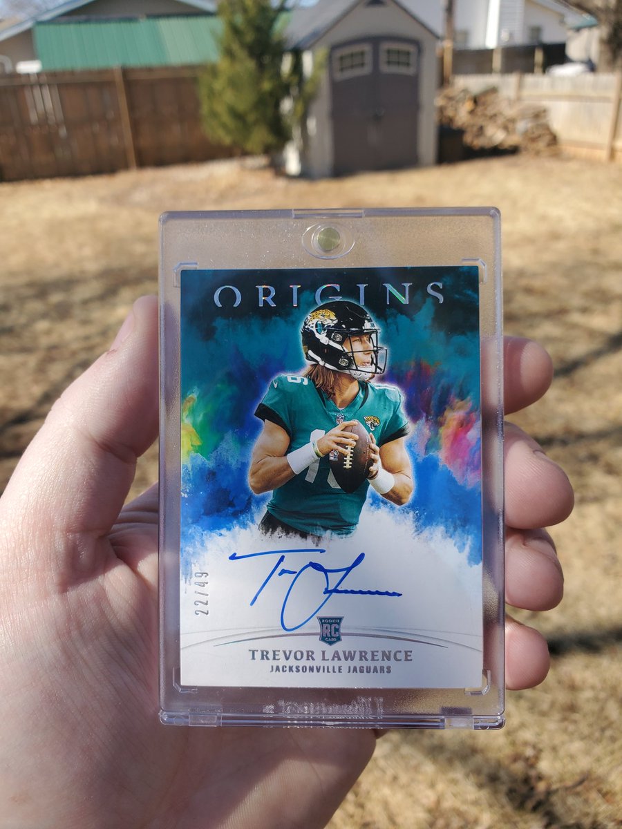 JudgeFemUp's tweet photo. Day 20: Trevor Lawrence
21' Origins on-card Auto /49
The holy grail of my PC. Had to take it out on this beautiful 50 degree day in WI. 😍😍
@Trevorlawrencee
#PCShowcase
#ICollect
#Sotosunshine https://t.co/2gVJQ2HQA4