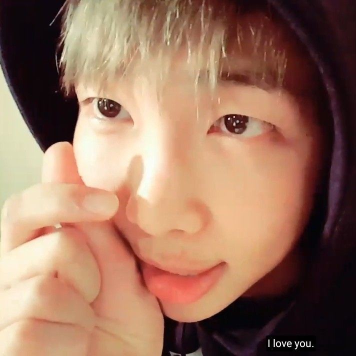 cutestdimpIes's tweet photo. namjoon loves you https://t.co/rAf3Itk15J