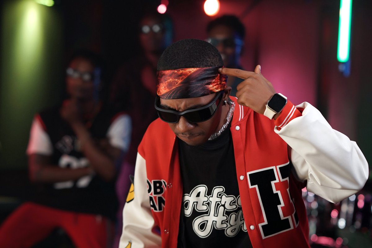 MTVBaseWest's tweet photo. The zaddy of vibes @tobyshang getting us lit!!! #MTVBaseCyoher #TomTomXMTVBase https://t.co/uqq2Ua6rOj