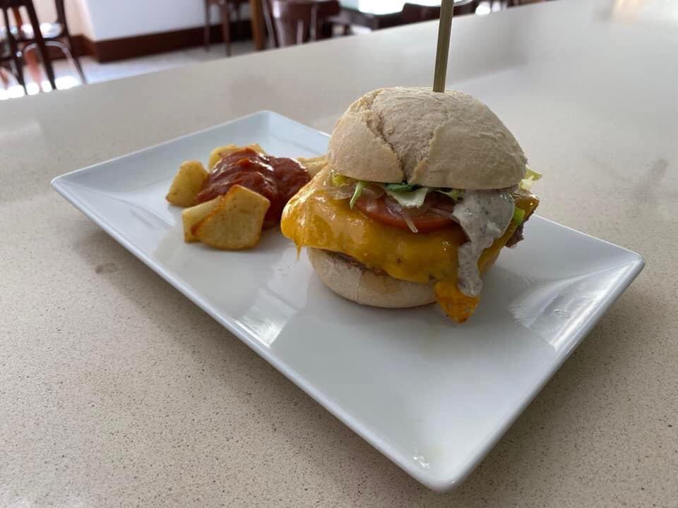 HostalBarbate's tweet photo. ¿Echáis de menos nuestras tapas? 

Este lunes 21 de Marzo, comenzamos nueva #temporada , tenemos muchas ganas de comenzar 👏🏼👏🏼

Por ello esperamos vuestra visita!!!

#barbate #hostalbarbate #comer #food #comida #instafood #foodporn #atunrojo #cooking #Gastronomia https://t.co/YYuGkyaPG1