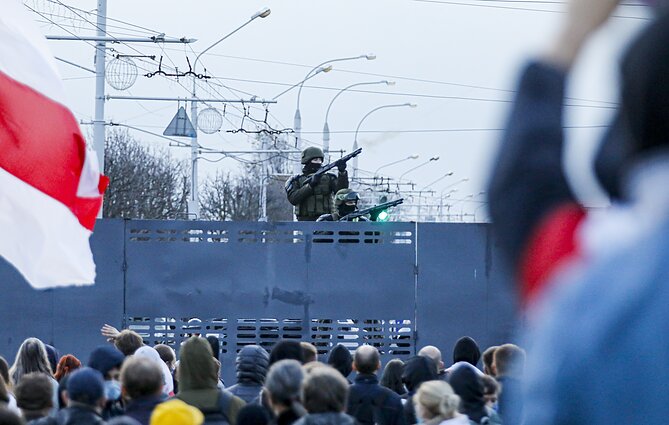 HannaLiubakova's tweet photo. Some EU countries stopped issuing visas to Belarusians. I understand the challenges many embassies and consulates are facing in #Belarus. But please, help Belarusians. Many of them have to flee the country. They are against Lukashenko and war and need to escape repressions https://t.co/wvHn5uPqn3