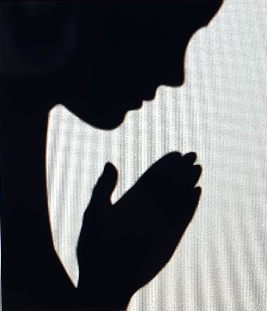 misterbigbo's tweet photo. What do you see?
1. Person praying
2. A Skeksis because Dark Crystal traumatized you and you still won’t admit it https://t.co/DVC8fZtvyT