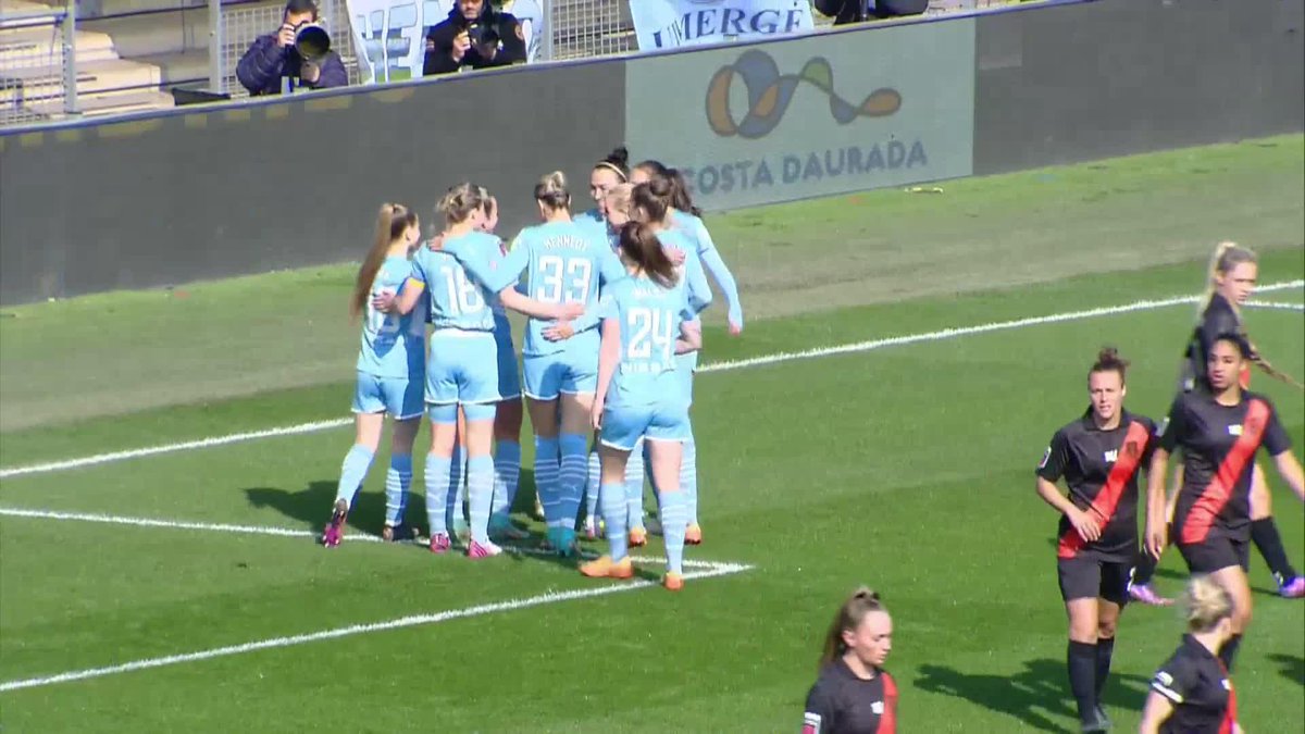 She's at it again! @lauren__hemp gets her second! ✌️

#WomensFACup @ManCityWomen