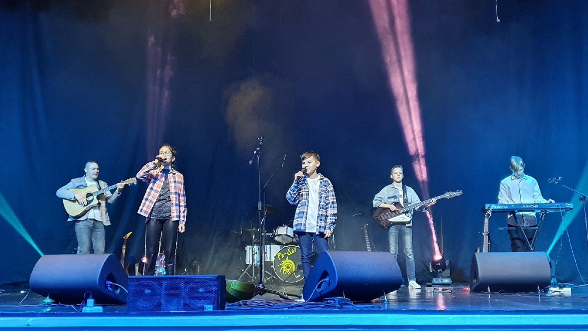 podolskadm's tweet photo. 🎼 19 марта состоялся отчетный концерт "Рок-н-ролл жив" творческих коллективов Культурно-просветительского центра "Дубровицы": "Ра-Дар" (руководитель Владимир Нестеренко) и "Восьмая нота" (руководитель Игорь Королёв).

#культураПодольск #Подольск #Дубровицы https://t.co/NcxX2AJy4g