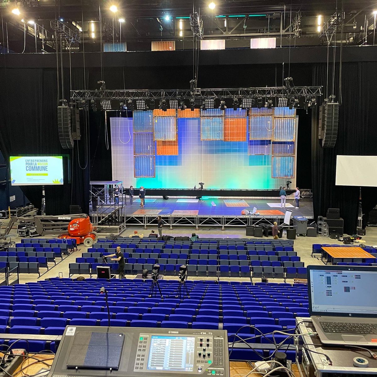 Anaelpin's tweet photo. Fin du we des assises des Edc @LesEDC où j’étais au service de la louange
Touché par tous ces dirigeants qui mettent en œuvre leurs valeurs et leur foi au cœur de leur projet d’entreprise pour une transformation du monde. https://t.co/MHg6cjitre