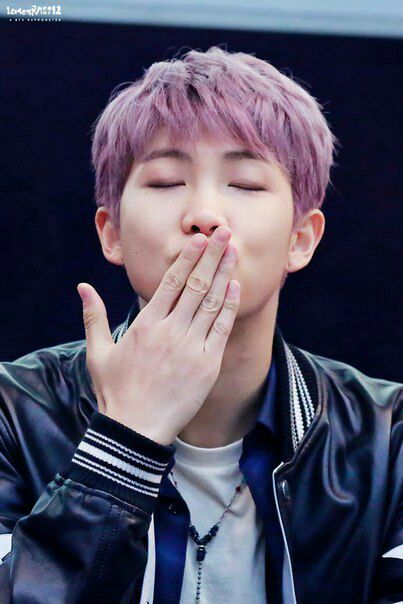 joonieStanner's tweet photo. 😗💜
#NAMJOON #JOON #joonie #rm #kimnamjoon #BTSRM #BTS https://t.co/W5B4jPyfmm