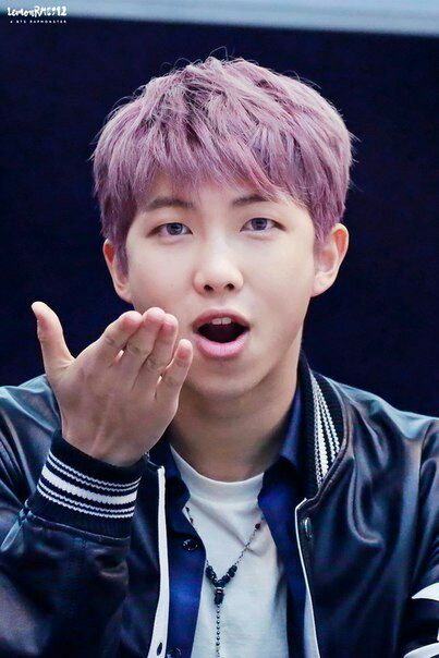 joonieStanner's tweet photo. 😗💜
#NAMJOON #JOON #joonie #rm #kimnamjoon #BTSRM #BTS https://t.co/W5B4jPyfmm