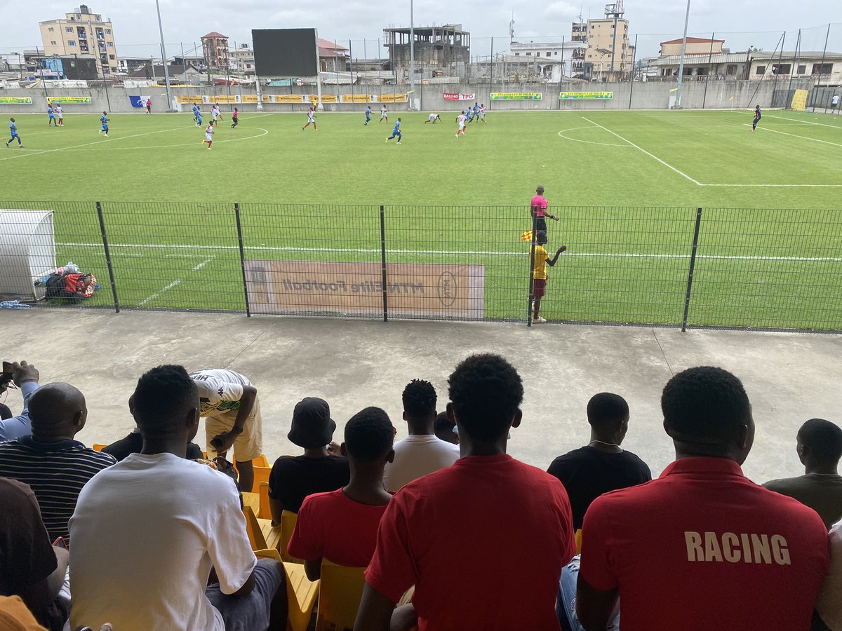 DidierMoukate's tweet photo. @FecafootOfficie @lequipe @canon_yde Nous nous sommes à #Douala actuellement Apejes Vs Djiko de Bandjoun.
Après il y’aura #AstRac 😎 https://t.co/5GInsVKt51