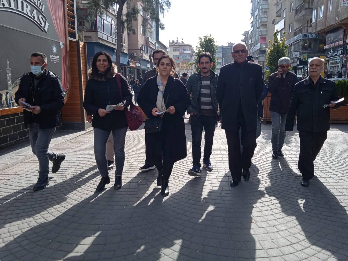 Gelin Amed’de newroz alanında dosta düşmana bir kez daha kararlılığımızı gösterelim 
#NewrozaAmedı