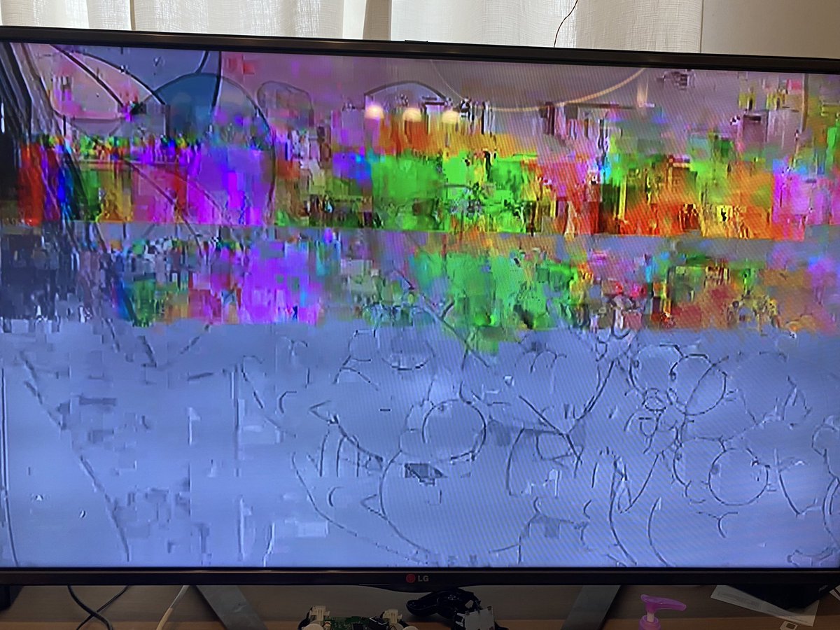 cmarlop77's tweet photo. Se podrá ver tv tranquilo o poder usar el tvbox y retroceder los programas anteriores ?? Imposible con esta imagen @VTRsoporte @VTRChile @SERNAC @subtel_chile https://t.co/6lLK7pqUdR