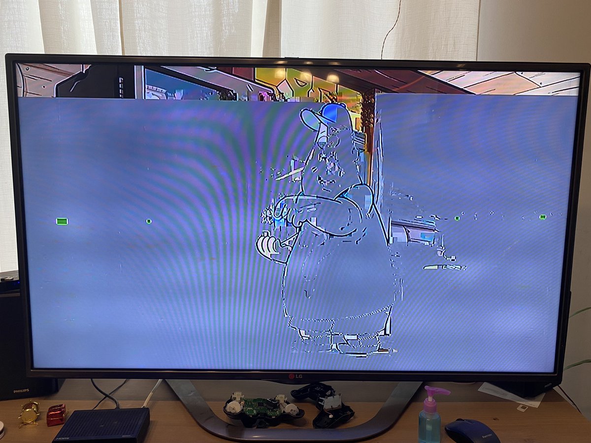 cmarlop77's tweet photo. Se podrá ver tv tranquilo o poder usar el tvbox y retroceder los programas anteriores ?? Imposible con esta imagen @VTRsoporte @VTRChile @SERNAC @subtel_chile https://t.co/6lLK7pqUdR