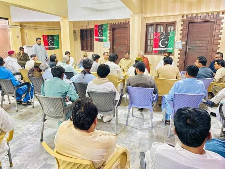 ARSolangi12's tweet photo. Today 20-03-2022

#Mr #Bilal #Khan #Shoro #sb, young brother of Minister Irrigation sindh MPA PS62 HYD Mr Jam Khan Shoro  sb, Meet with Party Workers, Voters &amp; Local Residents and Solved their Problems at #ShoraHousePS62 #Hyderabad https://t.co/eYAxKZKozN