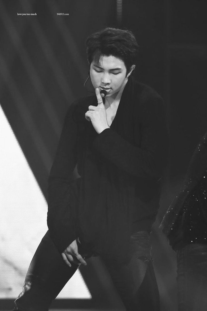 joonieStanner's tweet photo. Shh
#NAMJOON #JOON #joonie #rm #kimnamjoon #BTSRM #BTS https://t.co/PCnWKeO7nc