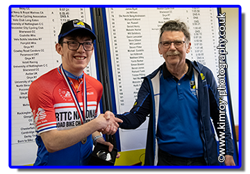 Cycling_T_T's tweet photo. REPORT: RTTC National Road Bike Championships (A25/34, Farndon, Nottinghamshire):

Phil Williams and Tamsin Miller were crowned winners at the inaugural National Road Bike Time Trial Championships in Nottinghamshire on Sunday morning.

https://t.co/FzJbsmQY7s https://t.co/TREBKWs3lP