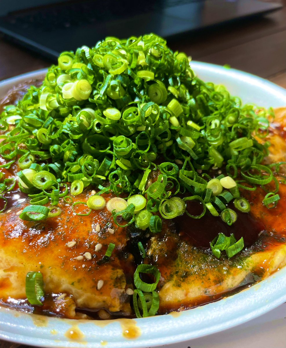 Netshow_Kakeru's tweet photo. 【'22.3/20_今日の良かったこと3つ】
#3BEST
①〜③広島へ
久しぶりの広島。駅でカープユニ着てる人達を見つけてほっこりする。広島東洋カープ、応援してます!お好み焼きも食べたし、仲間にも会えたしで大満足。25日まで広島滞在なのでサウナを巡ろう!
#広島
#お好み焼き
#サウナイキタイ https://t.co/S62IqrZm3b