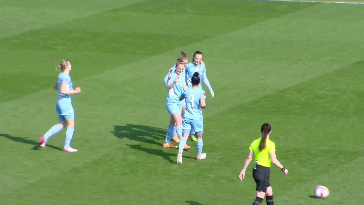 Weir only scores WORLDIES 🌍

#WomensFACup @ManCityWomen